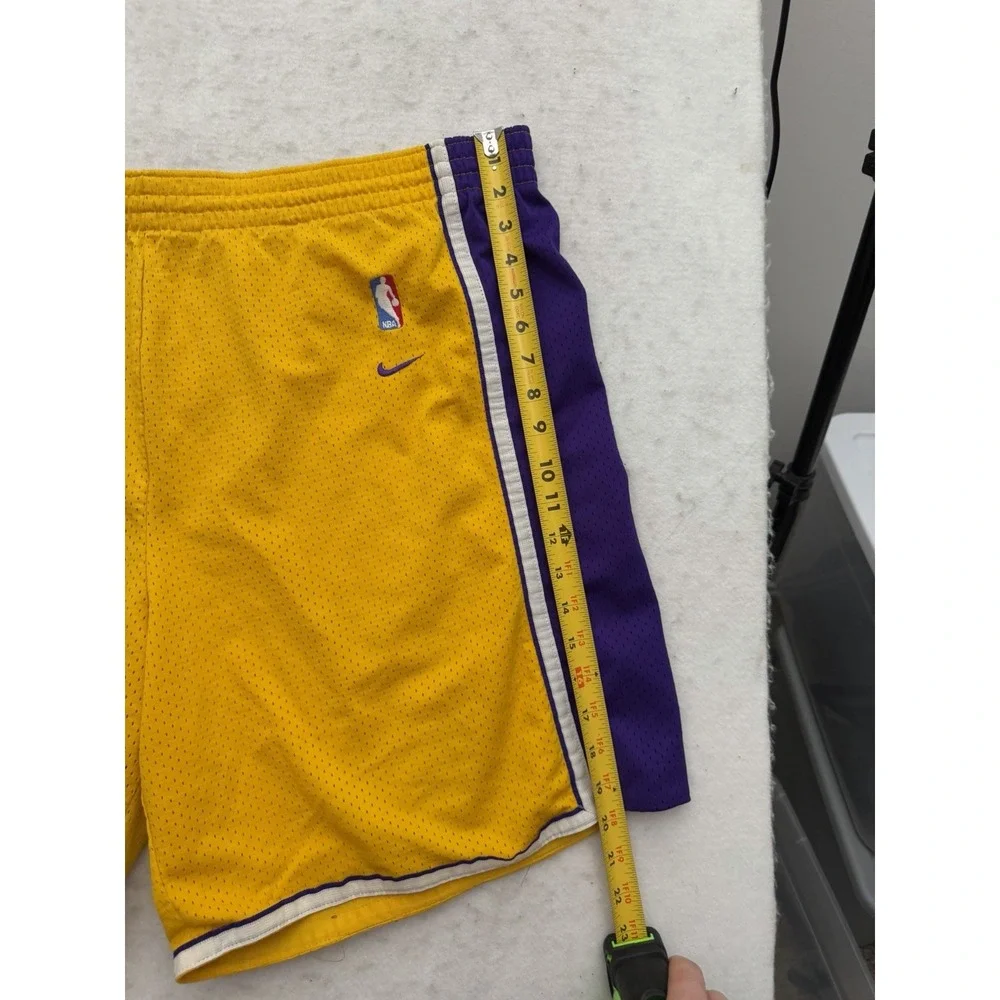 VTG Nike Los Angeles Lakers Game Issued Shorts Basketball Shorts Mens XL RARE